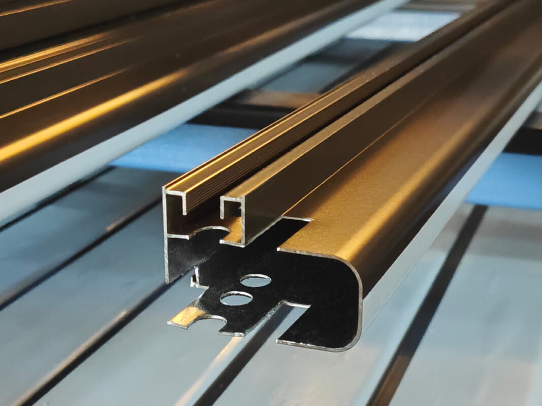 Perfil de alumínio com revestimento em pó de liga 6063 para portas e janelas de pátio