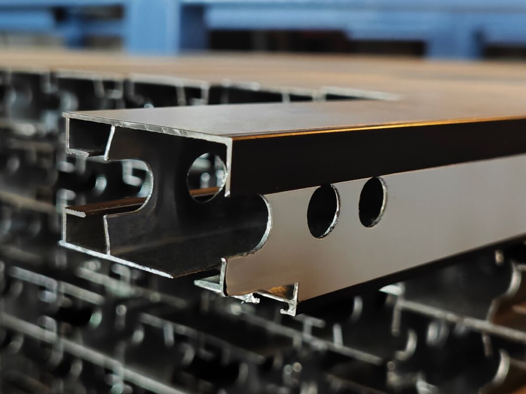 Profil deslizante de alumínio fabricado com revestimento em pó para o mercado da África do Sul